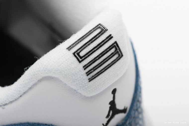 Blue Air Low Snakeskin 11 Jordan CD6846-102 0107